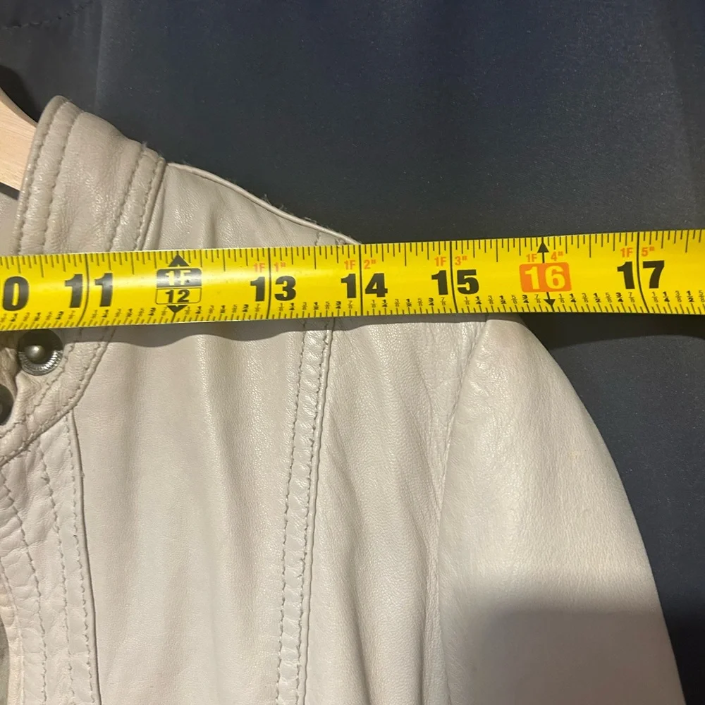 SOLD! Beautiful cream Bagatelle genuine leather jacket, size S, very loved 🥰. - Picture 2 of 4